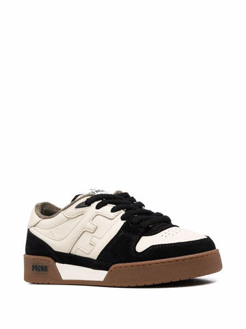 Match low-top sneakers